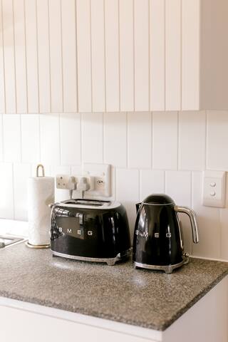 Modern 3-bedroom home in the Southern Suburbs gallery image 3