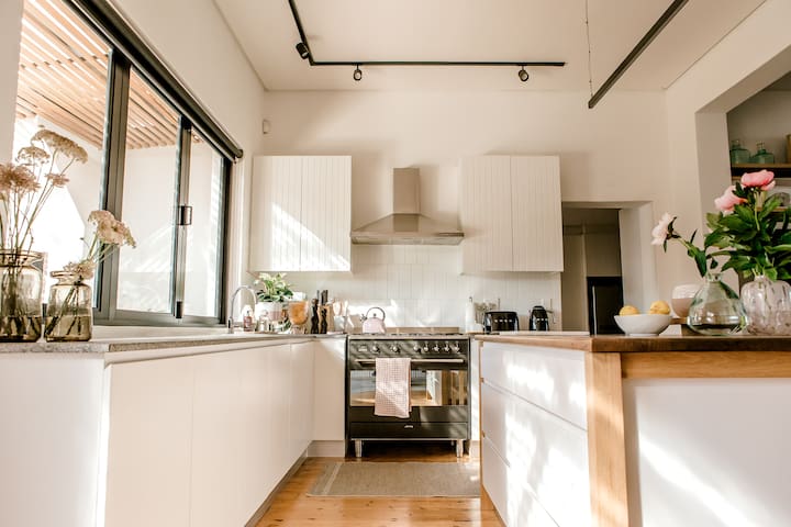 Modern 3-bedroom home in the Southern Suburbs gallery image 4