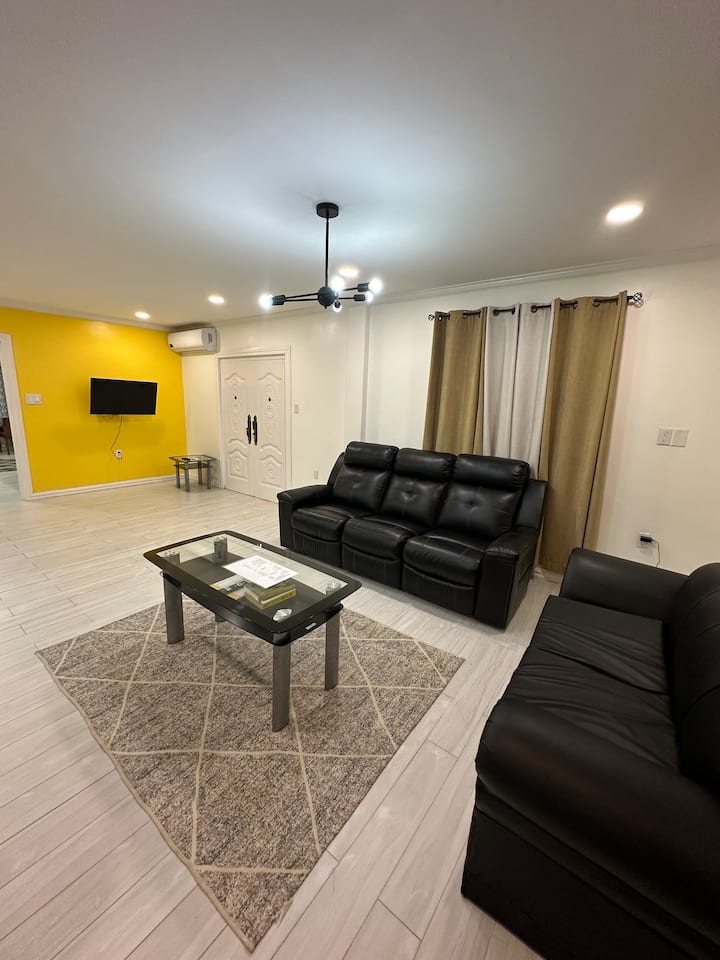 Gentlemen's Suite - 3 Bedroom - Guyana