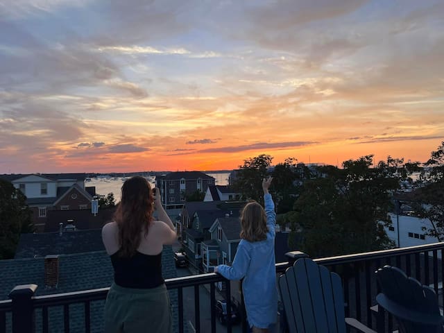 Amazing roof deck-near everything!