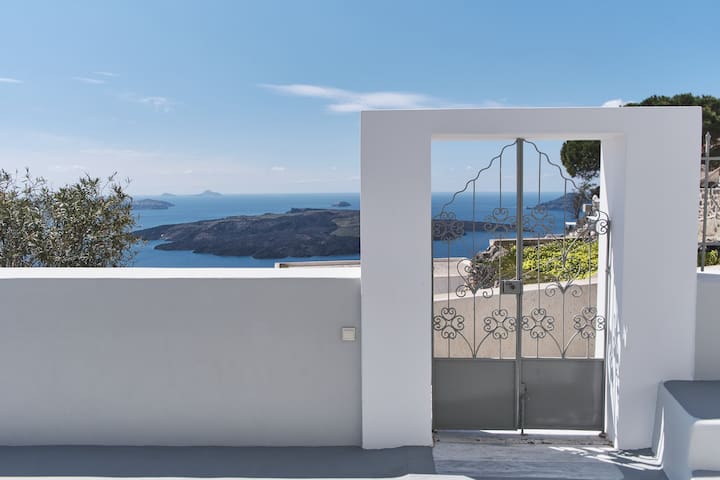 Villa DALI Danae with volcano view & large jacuzzi