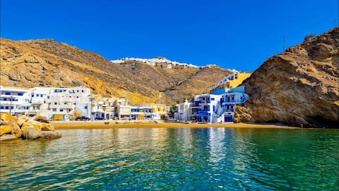 Giotas Beach Room, Anafi Cyclades