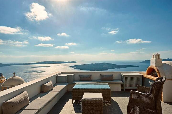 Villa Dakoronia•Stunning caldera view Private Pool gallery image 2