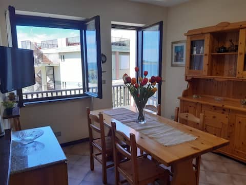 Airbnb con migliori performance: Casa Giulia with terrace, sea front 30m, Alghero a Alghero