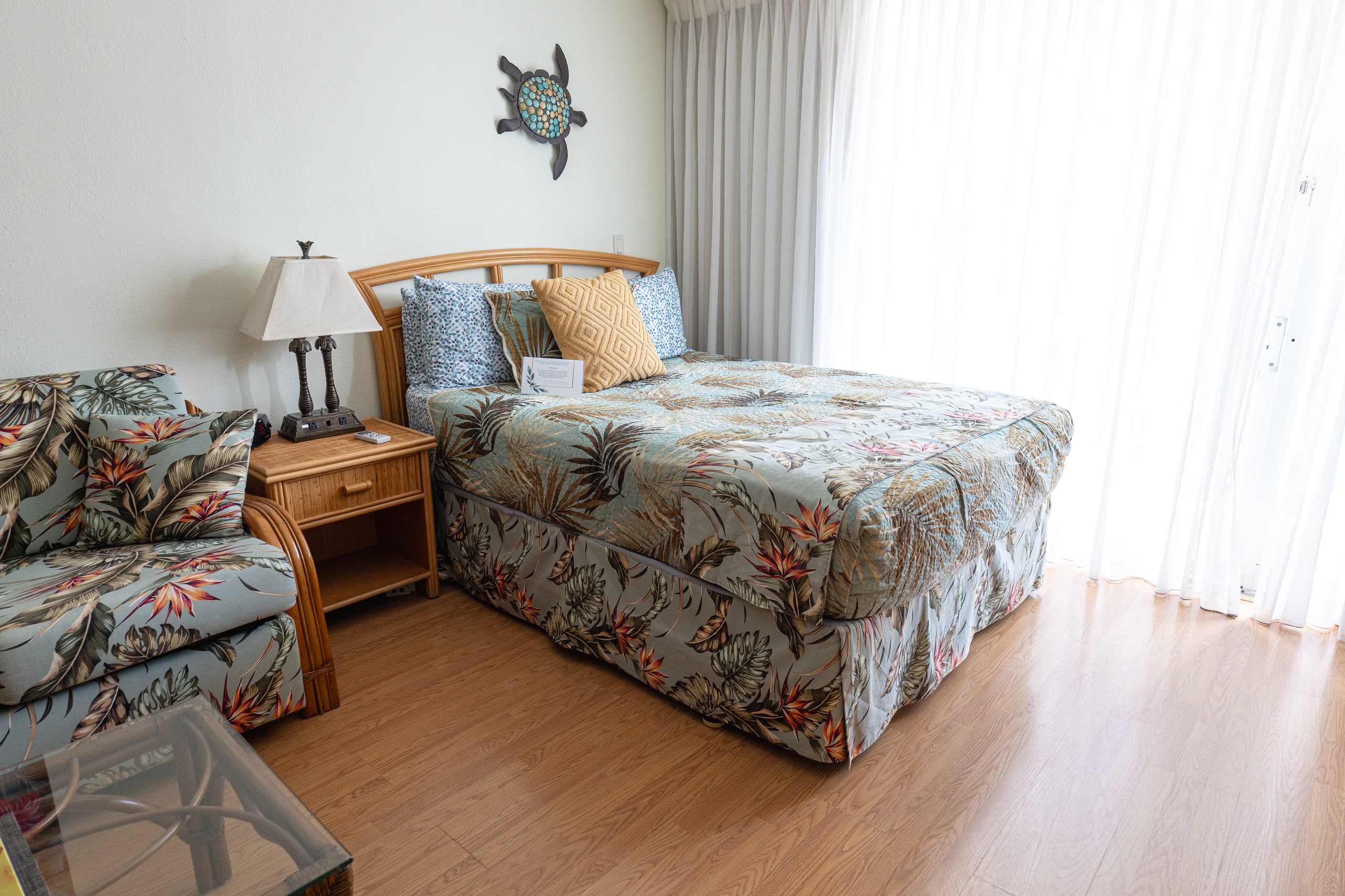 Condo in Honolulu · ★4.81 · Studio · 2 beds · 1 private bath - Image 2