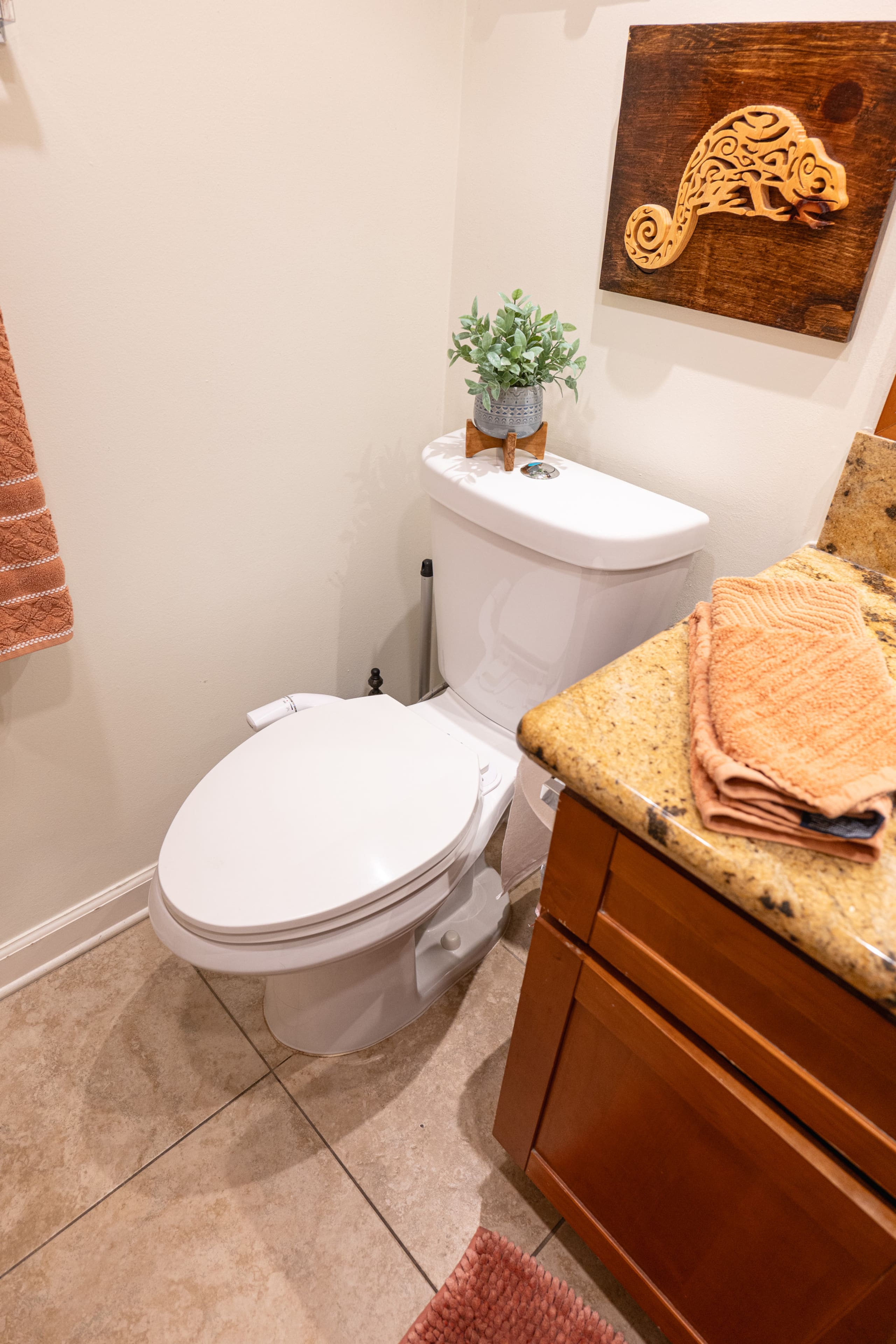 Condo in Honolulu · ★4.81 · Studio · 2 beds · 1 private bath - Image 15