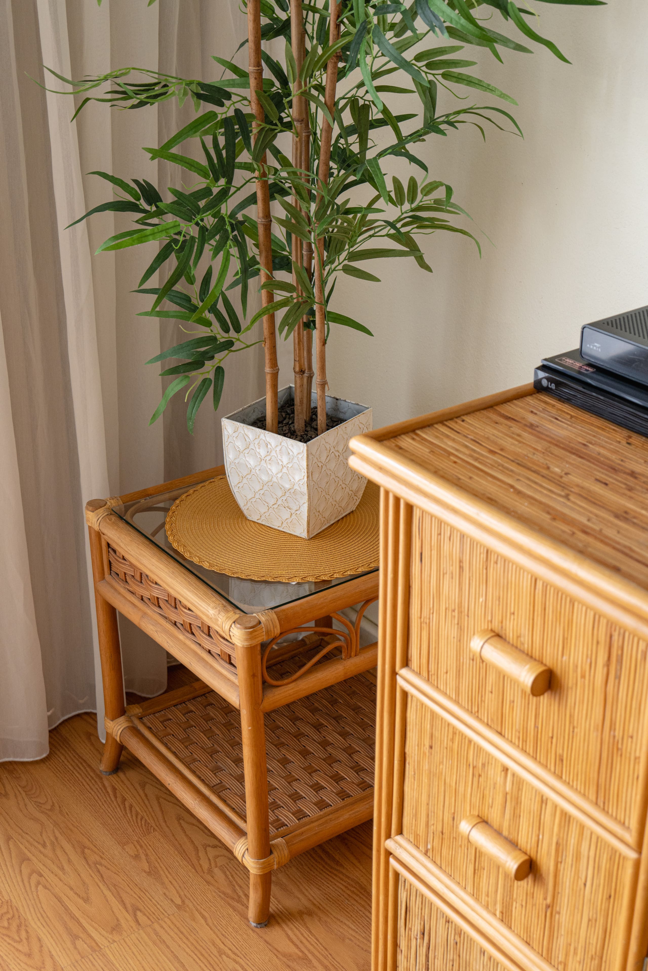 Condo in Honolulu · ★4.81 · Studio · 2 beds · 1 private bath - Image 5