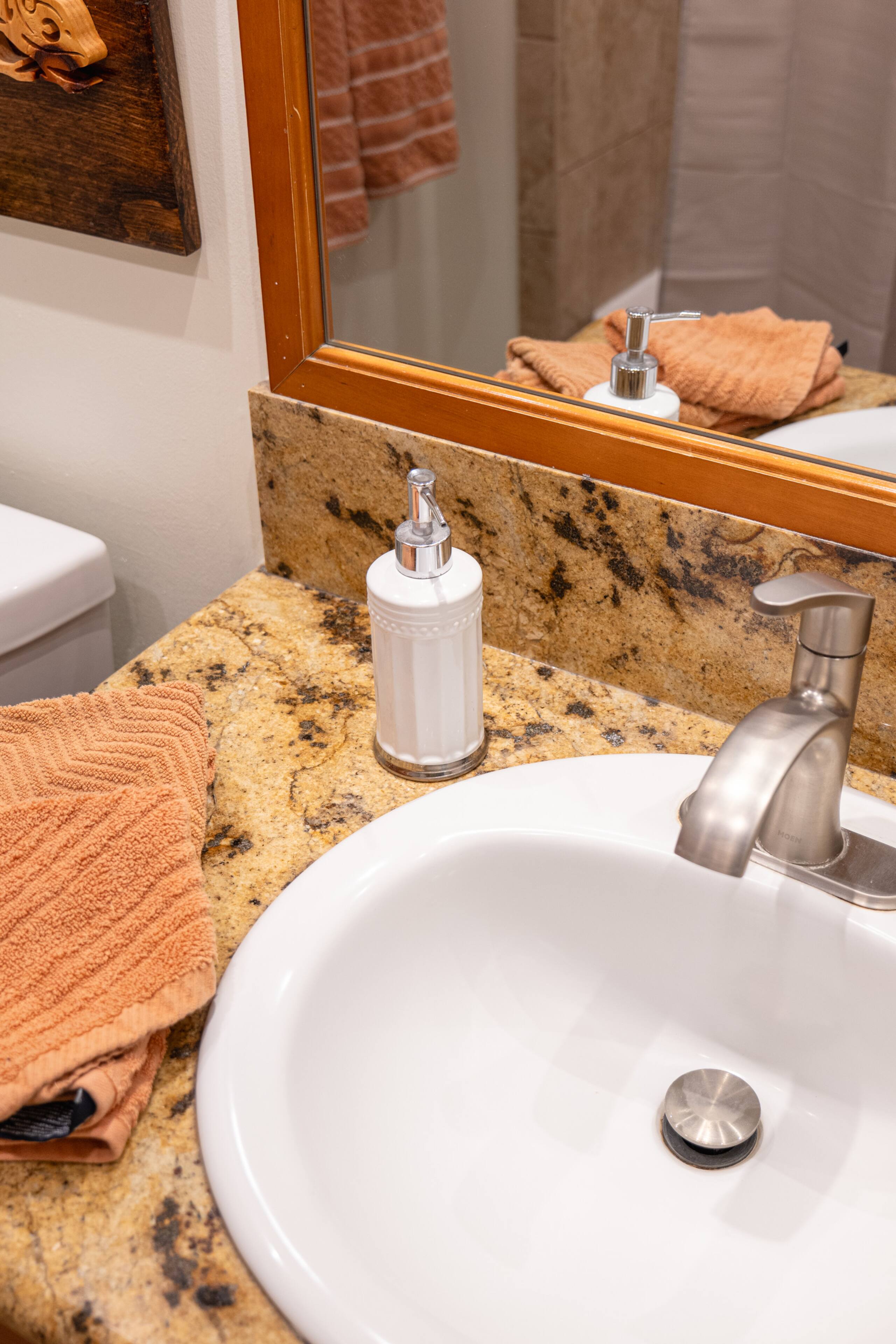 Condo in Honolulu · ★4.81 · Studio · 2 beds · 1 private bath - Image 17