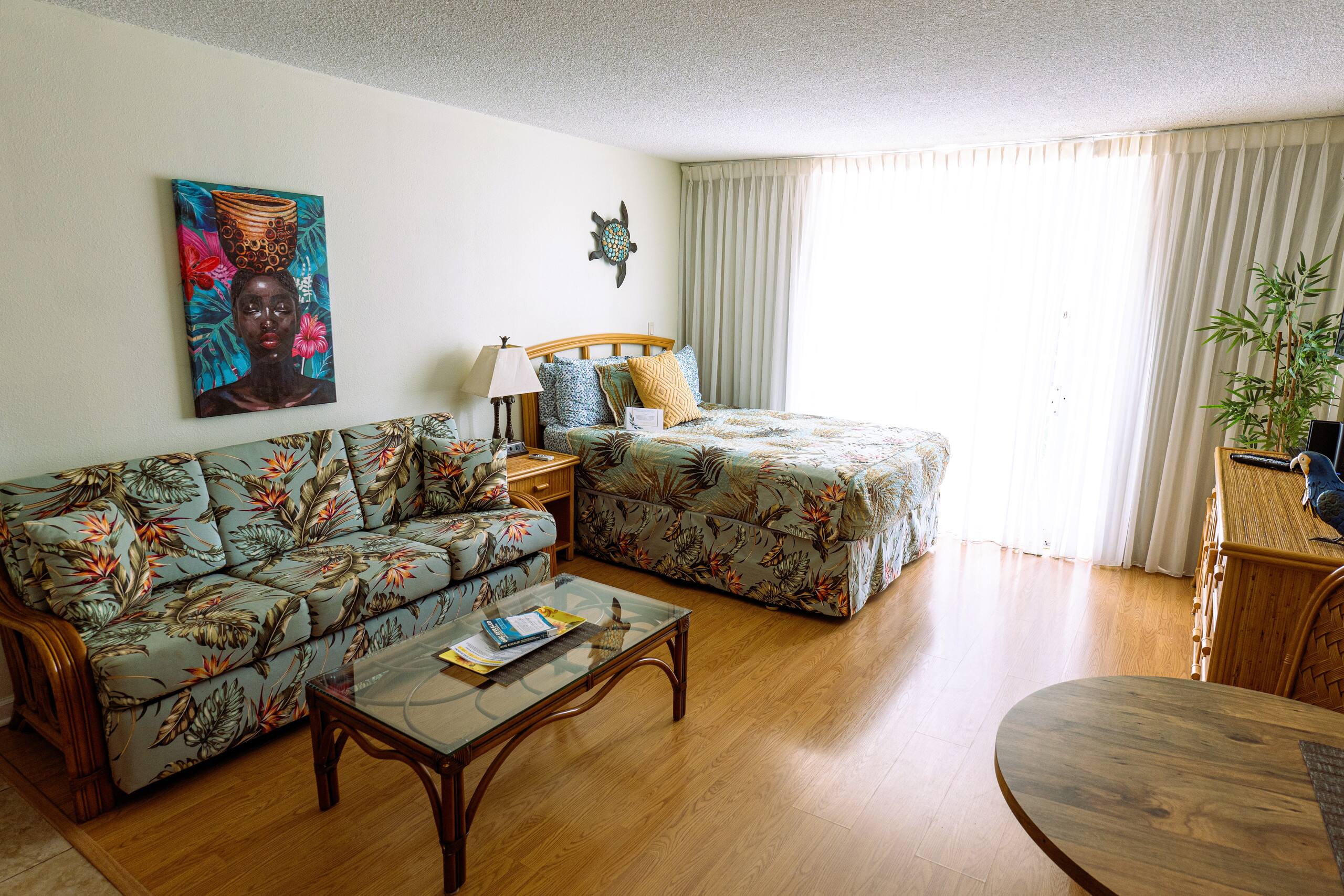 Condo in Honolulu · ★4.81 · Studio · 2 beds · 1 private bath - Image 21