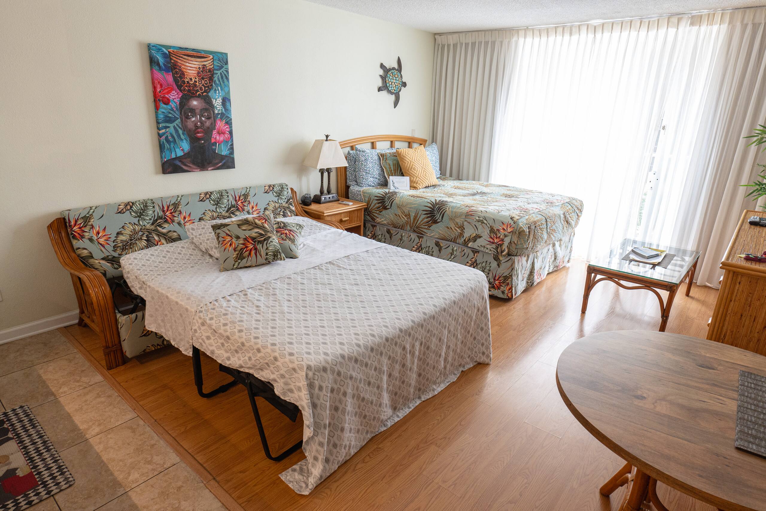 Condo in Honolulu · ★4.81 · Studio · 2 beds · 1 private bath - Image 25