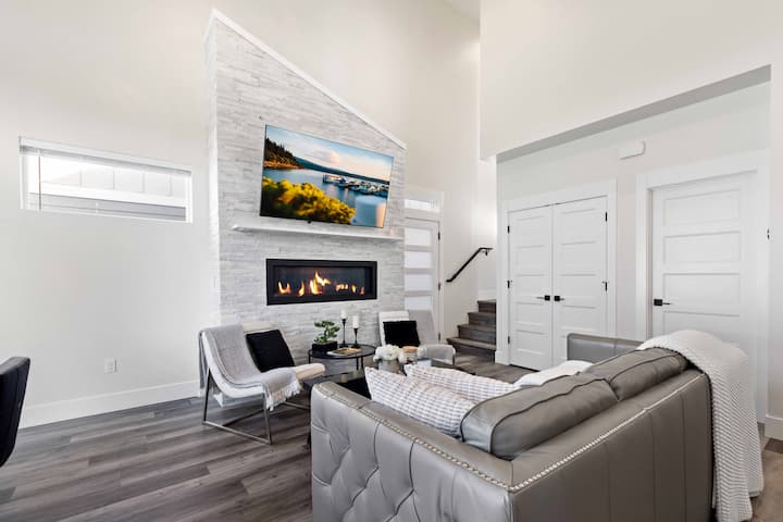 Coeur D'alene New Modern Townhome Downtown Shops - Coeur d'Alene, ID