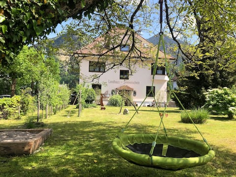 Vacation rental for 1–6 people
#Alps #Chiemsee #Retreat