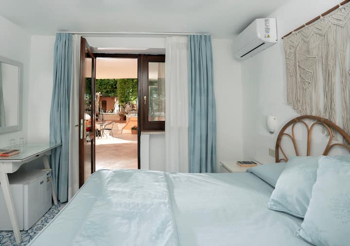 Budget Double | Breakfast & Sunset Pool - Anacapri