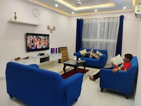 3BHK with fully equiped kitchen Higher flr Familie