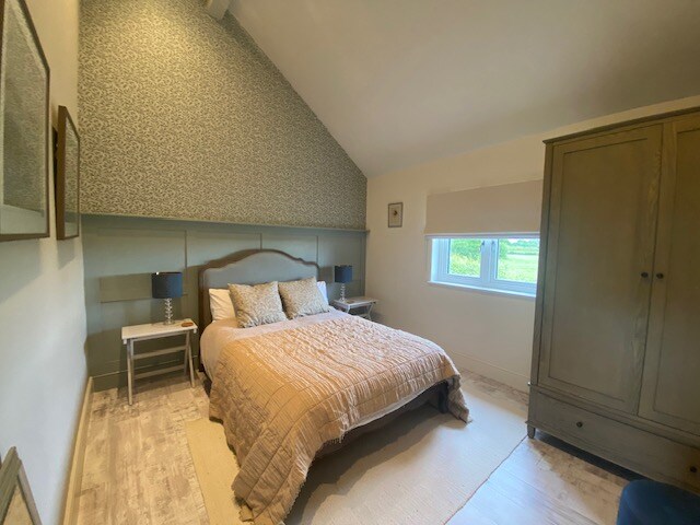 חדר שינה זוגי בקומה הראשונה