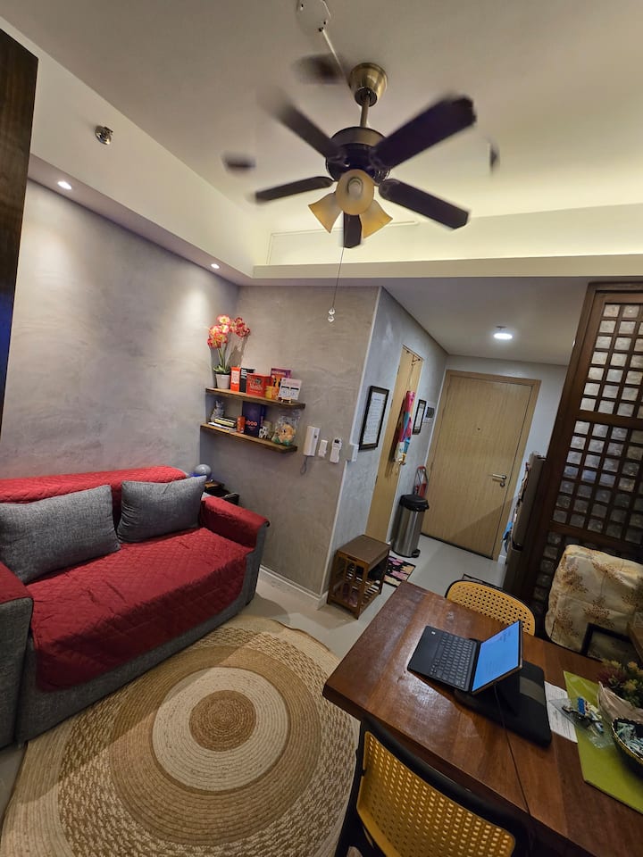 Log In & Settle In Qc | Fast Wifi | Near Sm North - Quezon City
