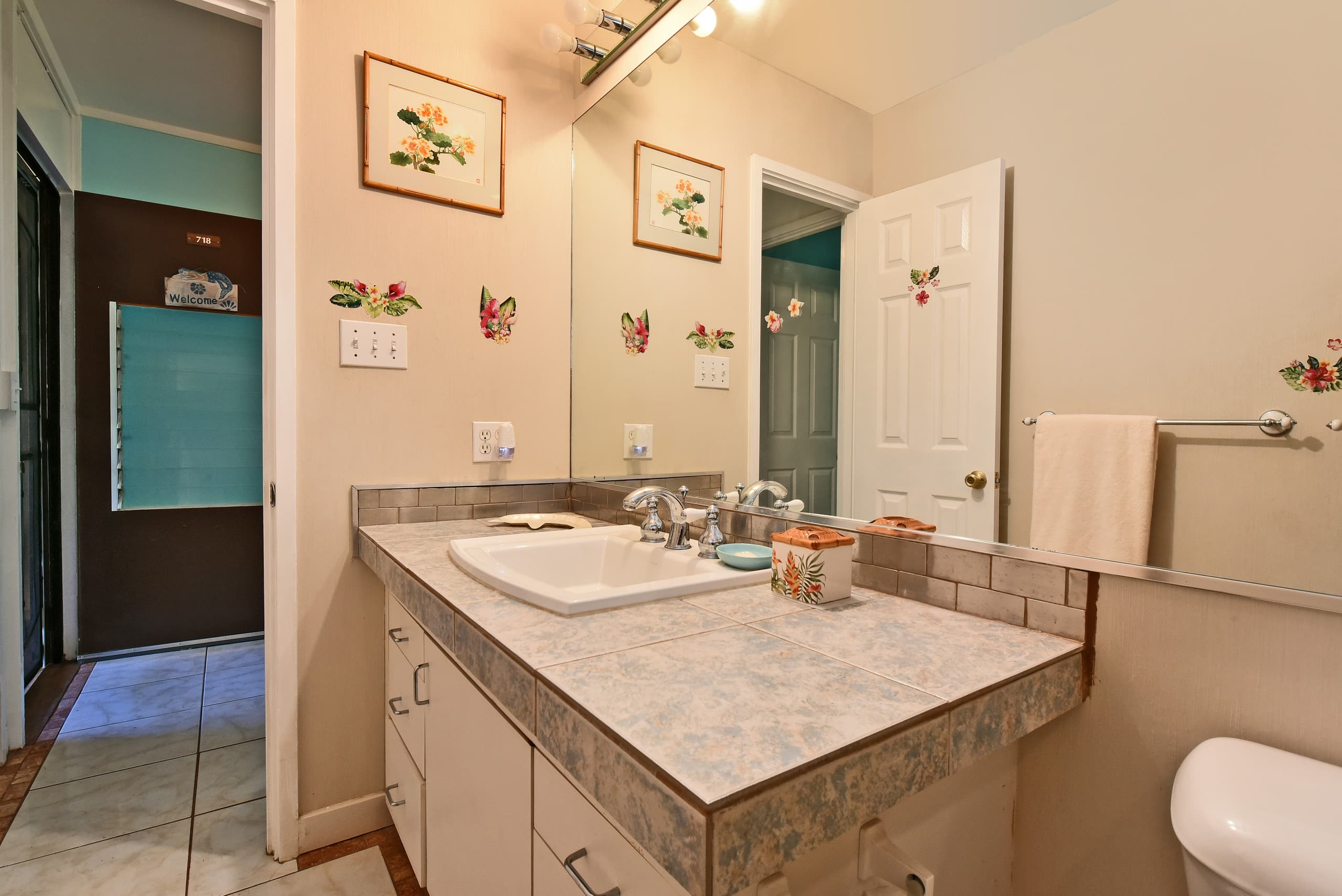Condo in Lahaina · ★4.73 · 1 bedroom · 2 beds · 1 private bath - Image 23