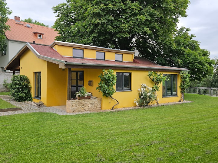 Garden house incl. car parking with 11 kW charging station