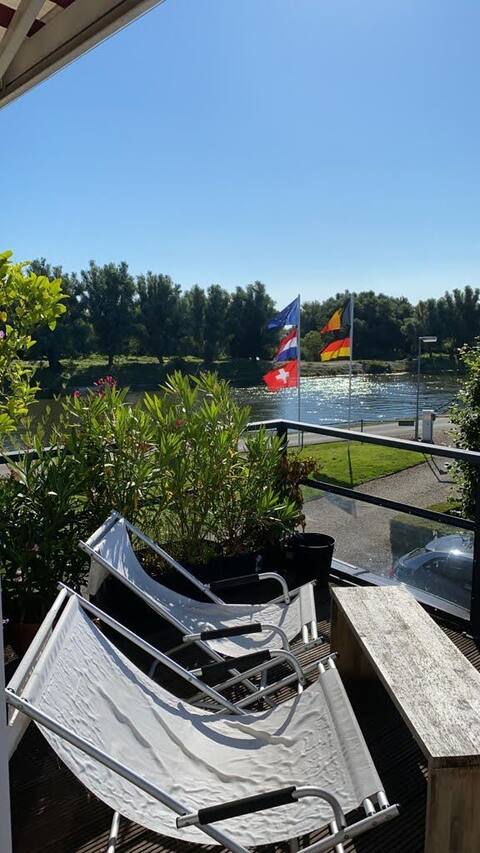 Chalet on the Maas where dogs are welcome!