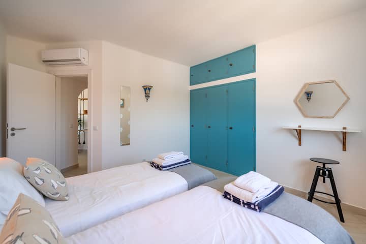 Bedroom 3 - Downstairs twin room