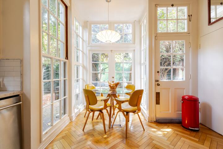 Secluded Garden Oasis- Centrally located gallery image 2