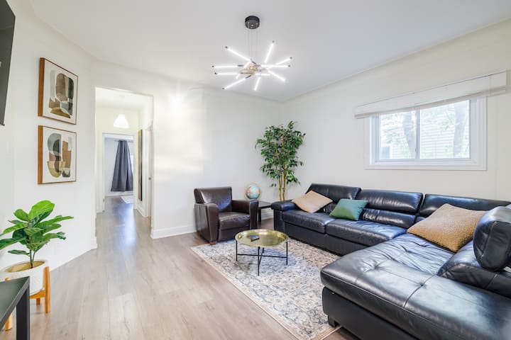 New Modern 3 Bedroom 5 Min Walk To Fallsview Blvd - Niagara Falls