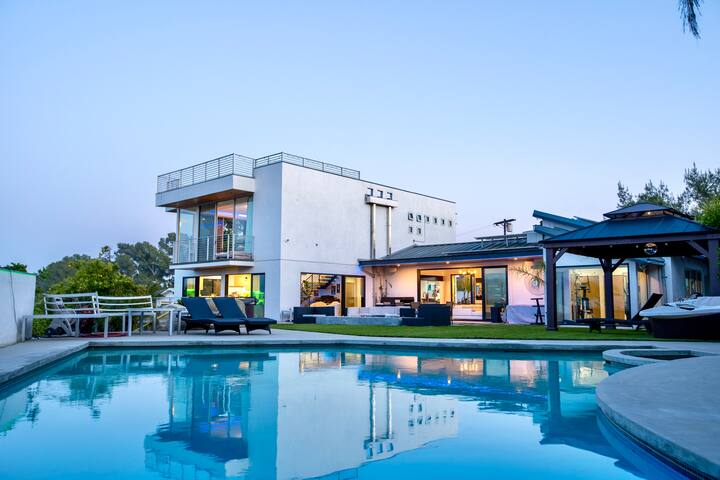 Hollywood Hills Celeb POOL/VIEW/GYM/i-Smart Estate