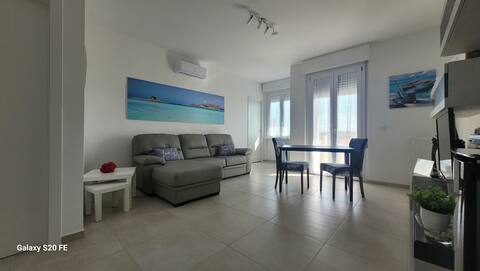 Entire Apartment with Free Parking
