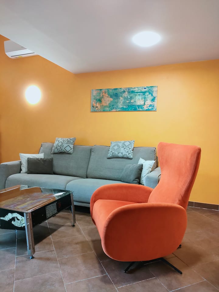La Magnanerie Colorée (3 Chambres, 5 Personnes) - Montélimar