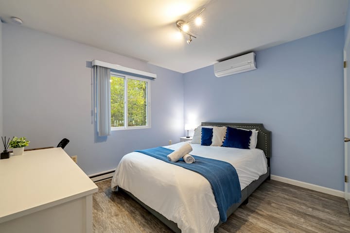 Ogni camera da letto offre un'atmosfera accogliente con letti comodi, assicurando una notte di sonno ristoratore