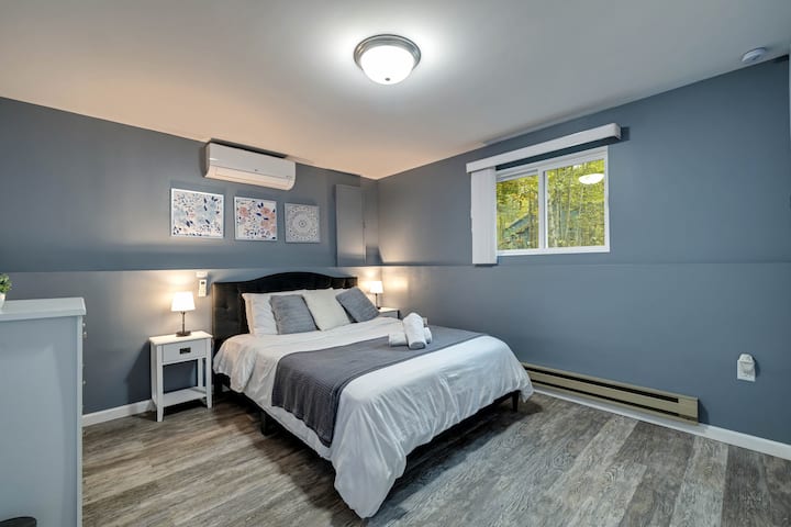 Ogni camera da letto offre un'atmosfera accogliente con letti comodi, assicurando una notte di sonno ristoratore