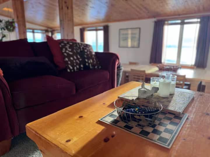 Stay By The Sea | Room 6 - Iqaluit