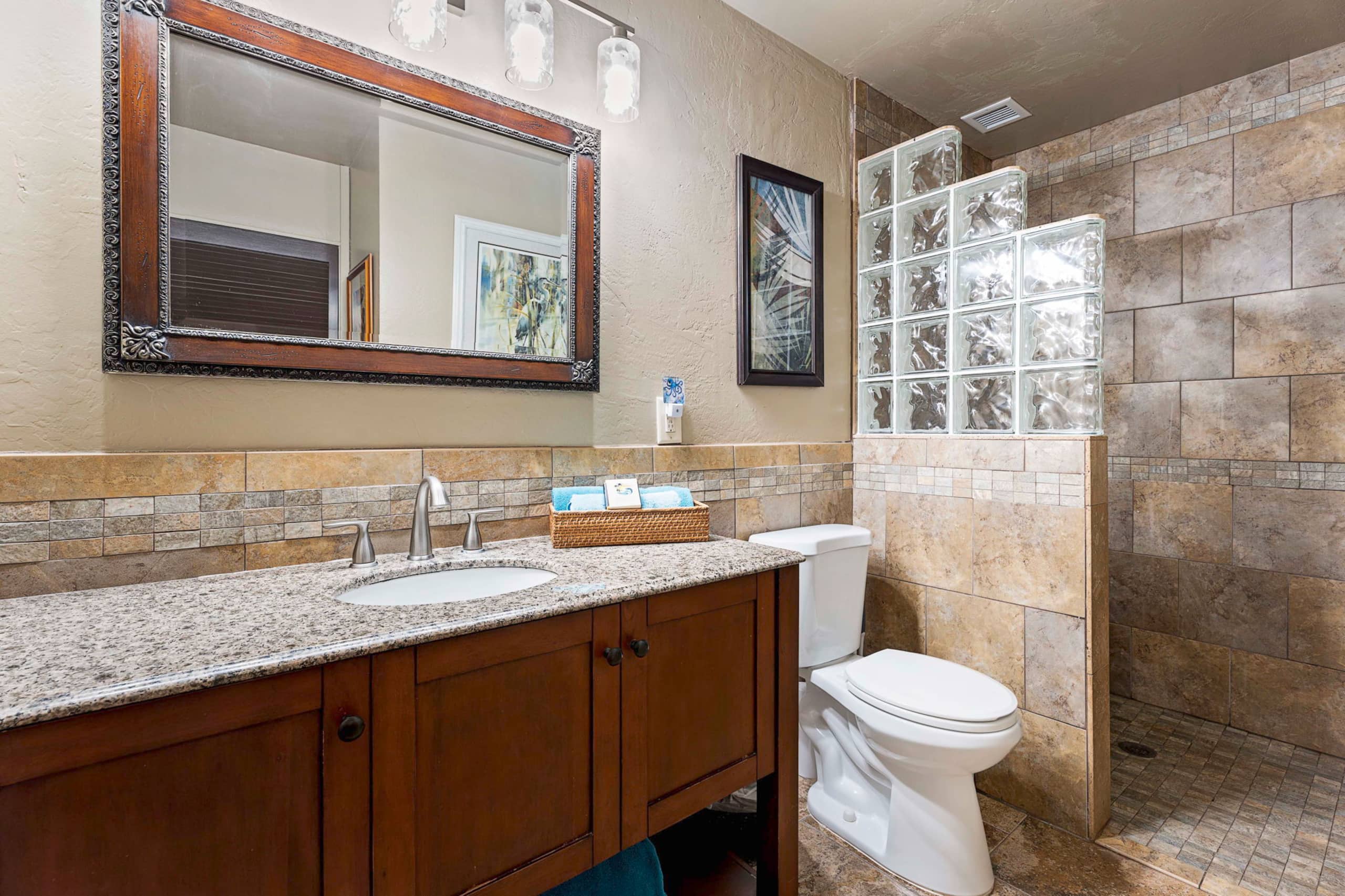 Beautiful Oceanfront 2 Bdrm/2 Bath with A/C #222 - Image 20