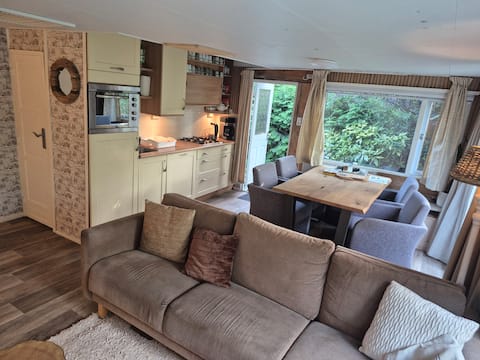 Top performing Airbnb: Cozy chalet in the Veluwe woods, lots of privacy in Koudhoorn