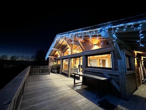 Chalet Le Massif panoramic mountain views