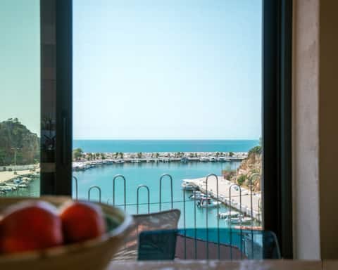 Lux apartment next to the sea