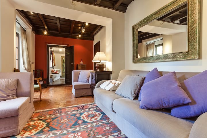 Historic Home in the Heart of Lively Trastevere