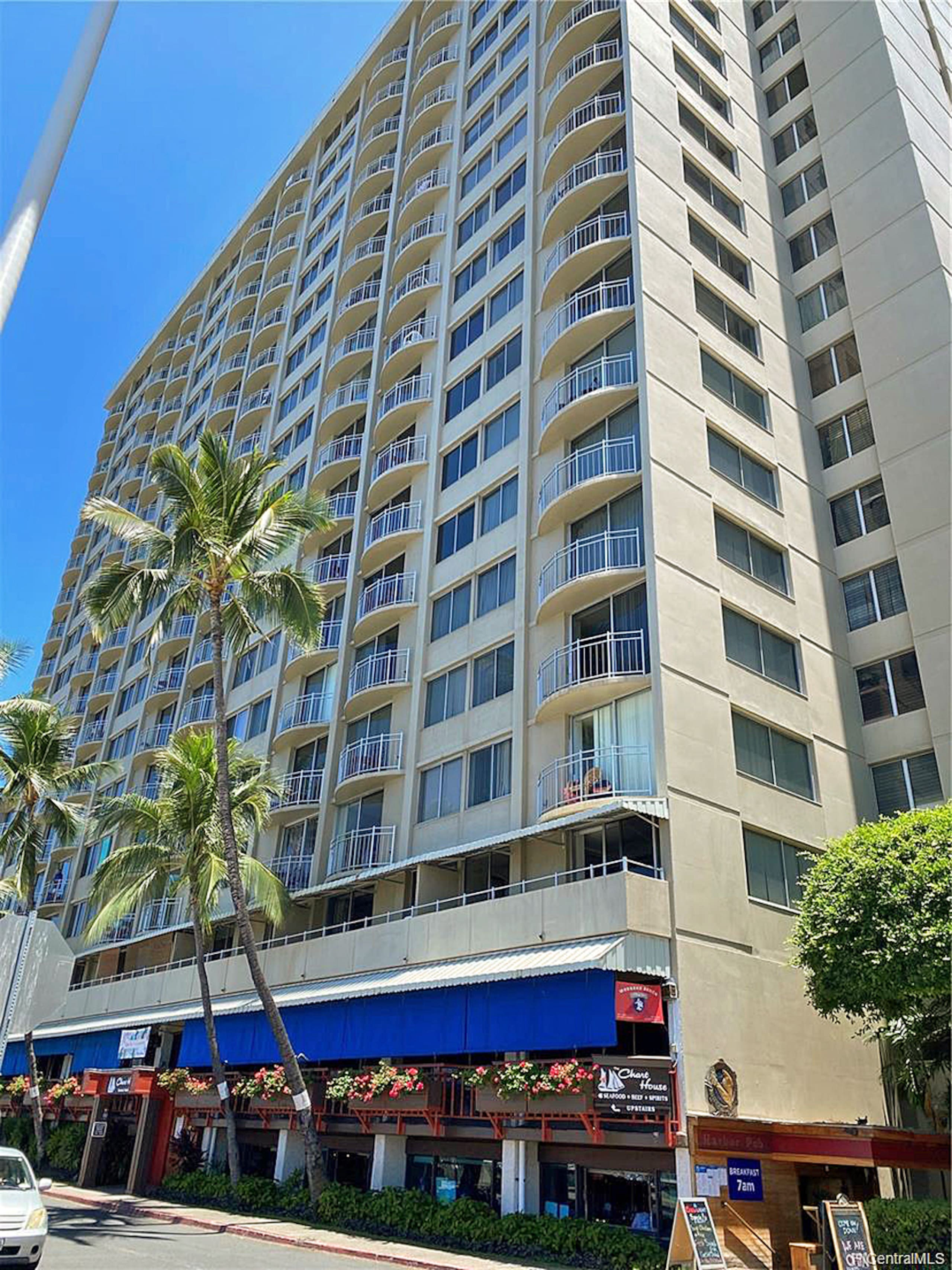 Condo in Honolulu · ★4.73 · 1 bedroom · 2 beds · 1 private bath - Image 12