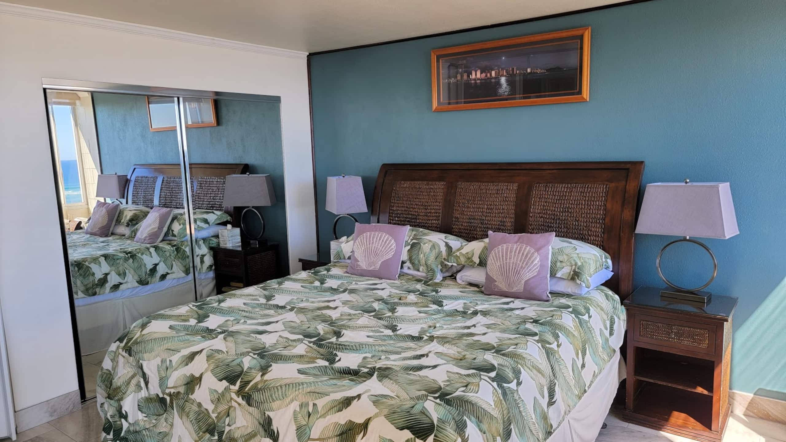 Condo in Honolulu · ★4.73 · 1 bedroom · 2 beds · 1 private bath - Image 7