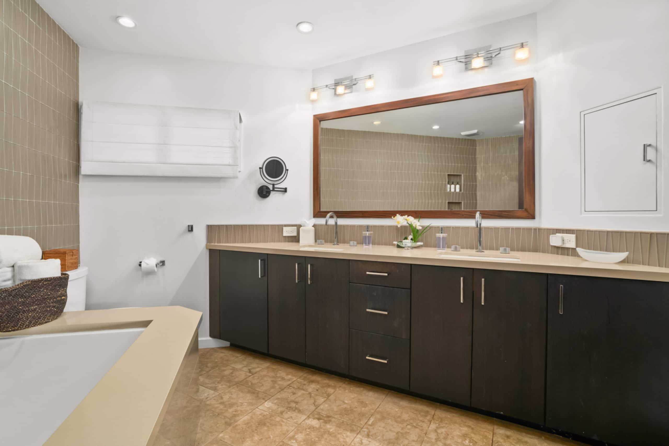 Condo in Princeville · ★4.95 · 2 bedrooms · 2 beds · 2 baths - Image 21