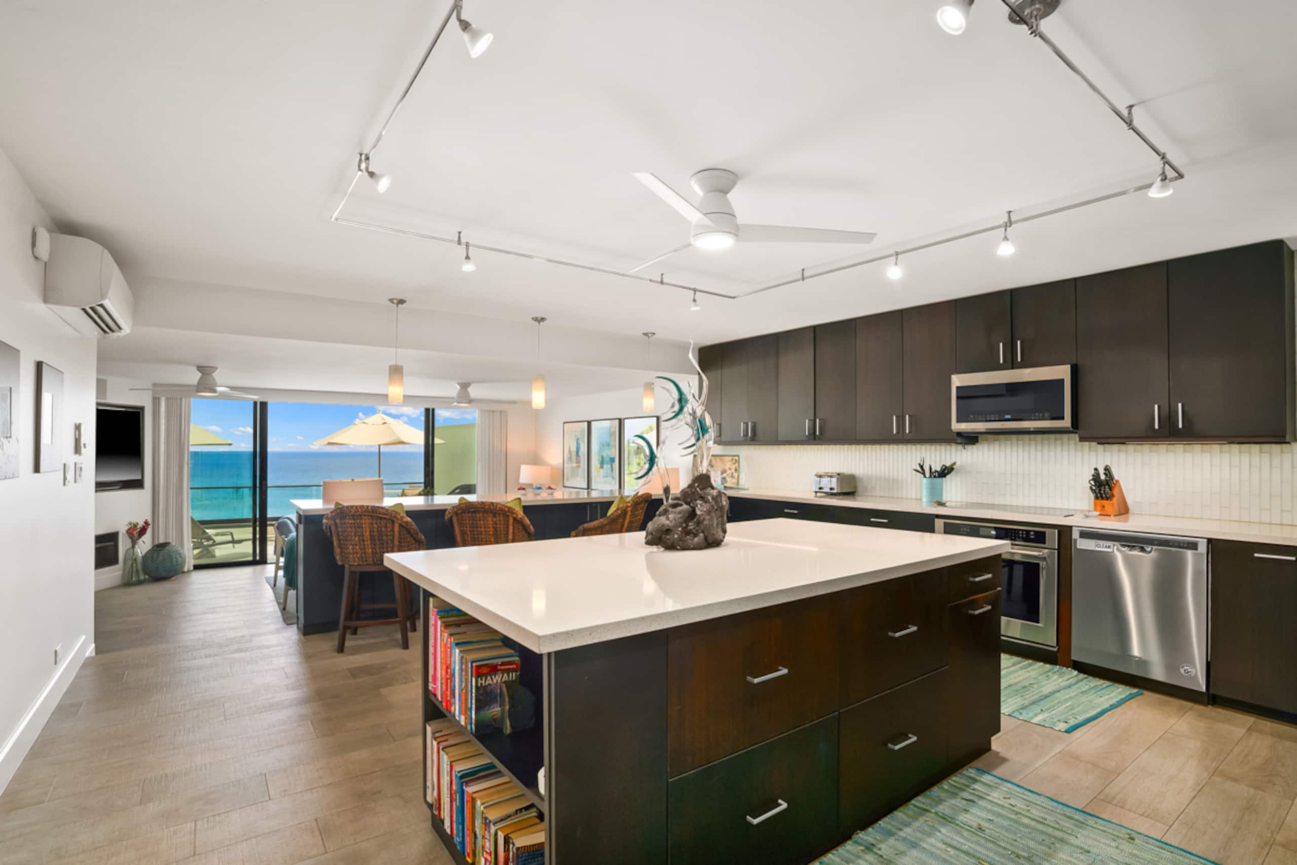 Condo in Princeville · ★4.95 · 2 bedrooms · 2 beds · 2 baths - Image 5