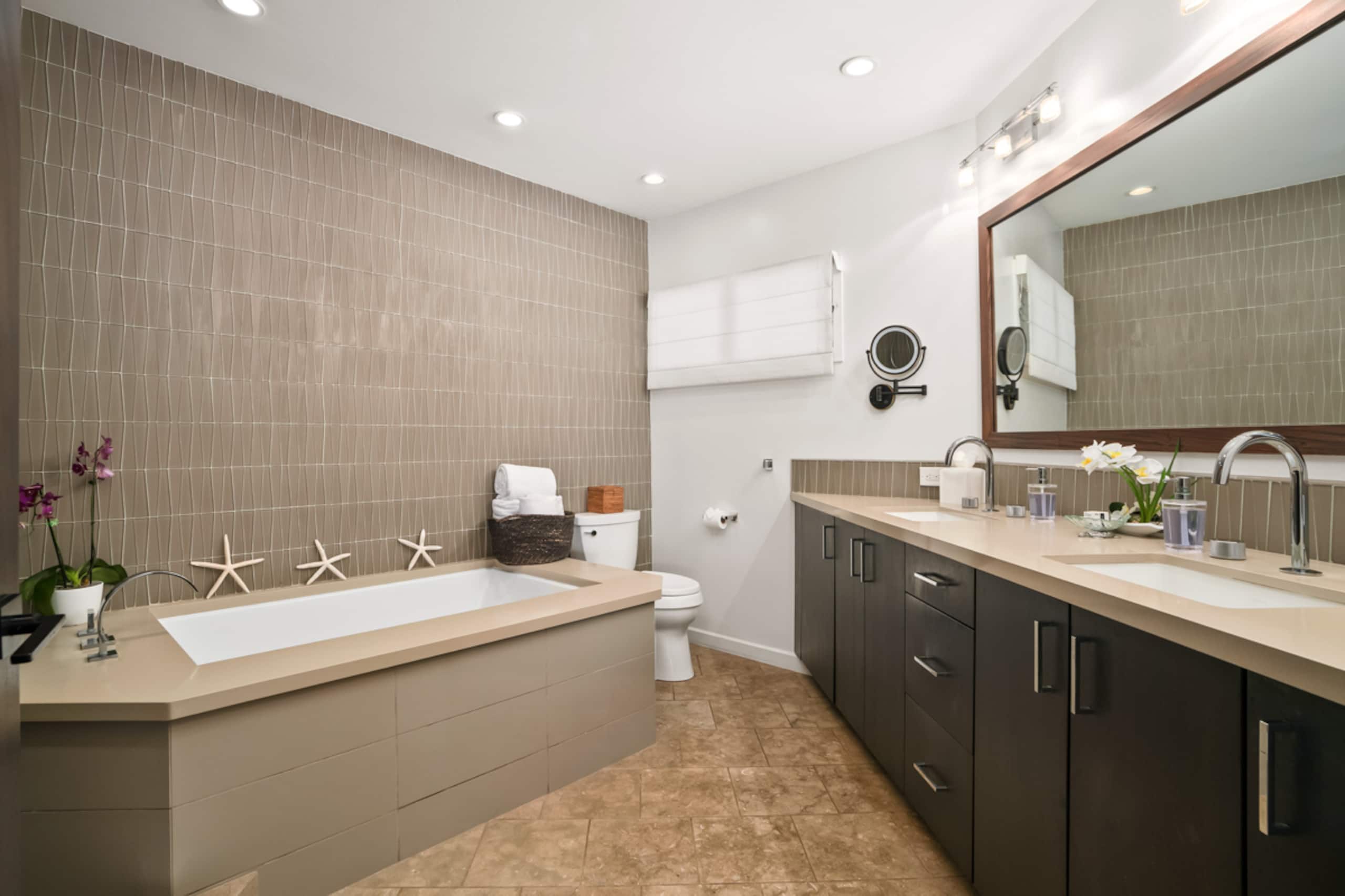 Condo in Princeville · ★4.95 · 2 bedrooms · 2 beds · 2 baths - Image 19