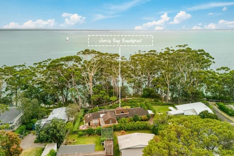 Top Airbnb: Jervis Bay Beachfront: *Direct Access to Beach* in Vincentia