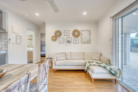 Entire group! Three 2-bedroom units, Port Victoria