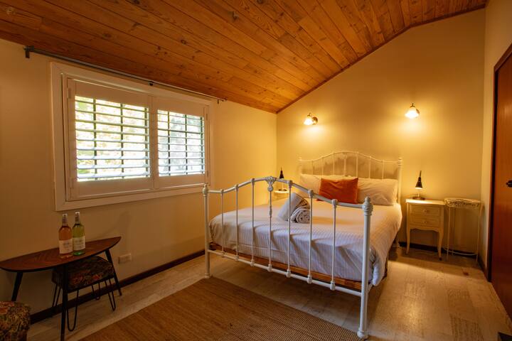 Cosy Little French Size Room - Yallingup