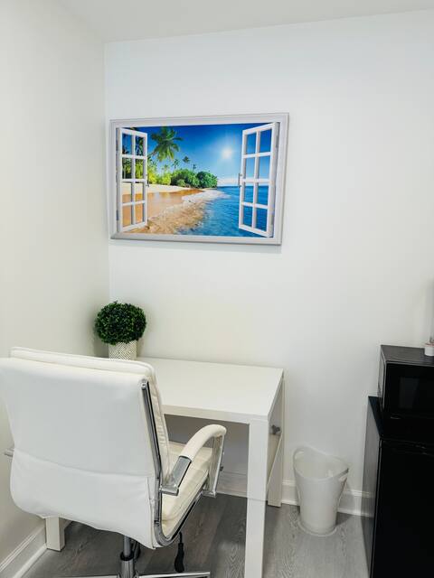 Newly Renovated Adorable Private Basement