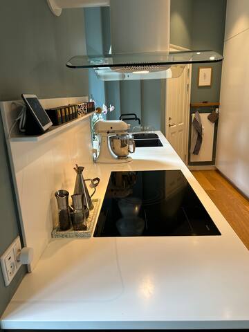 Carefully Curated Art and Design Hub – City Center gallery image 2