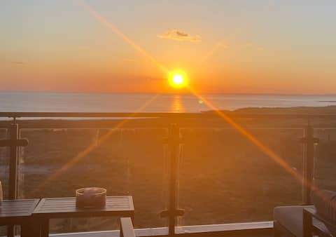 Seafront apartment with spectacular views