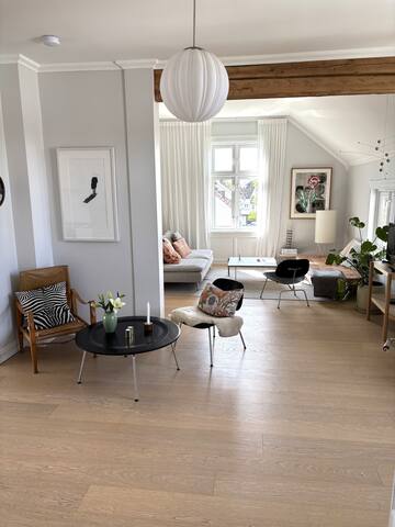 Lovely villa, huge garden, terrace and balcony gallery image 5