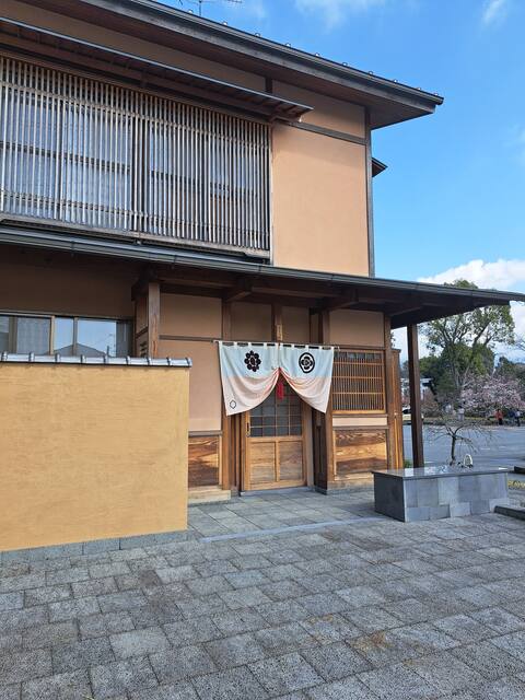 A private guest house with an open-air bath located at Sakuraso Fujisan Hongu Sengenta Shrine